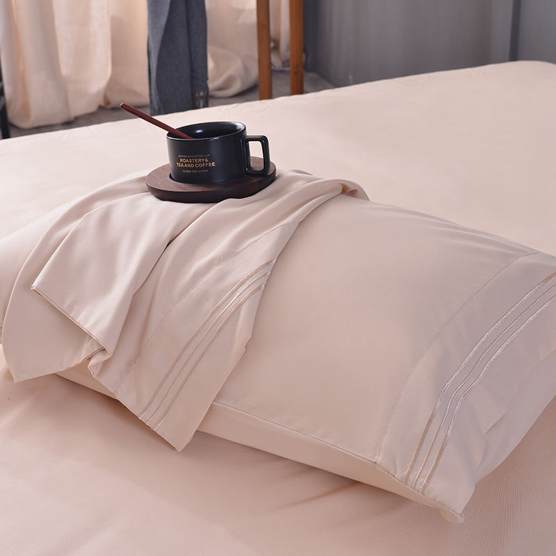 Klassisches, atmungsaktives, maschinenwaschbares Satin-Bettlaken-Set mit 4 Stück